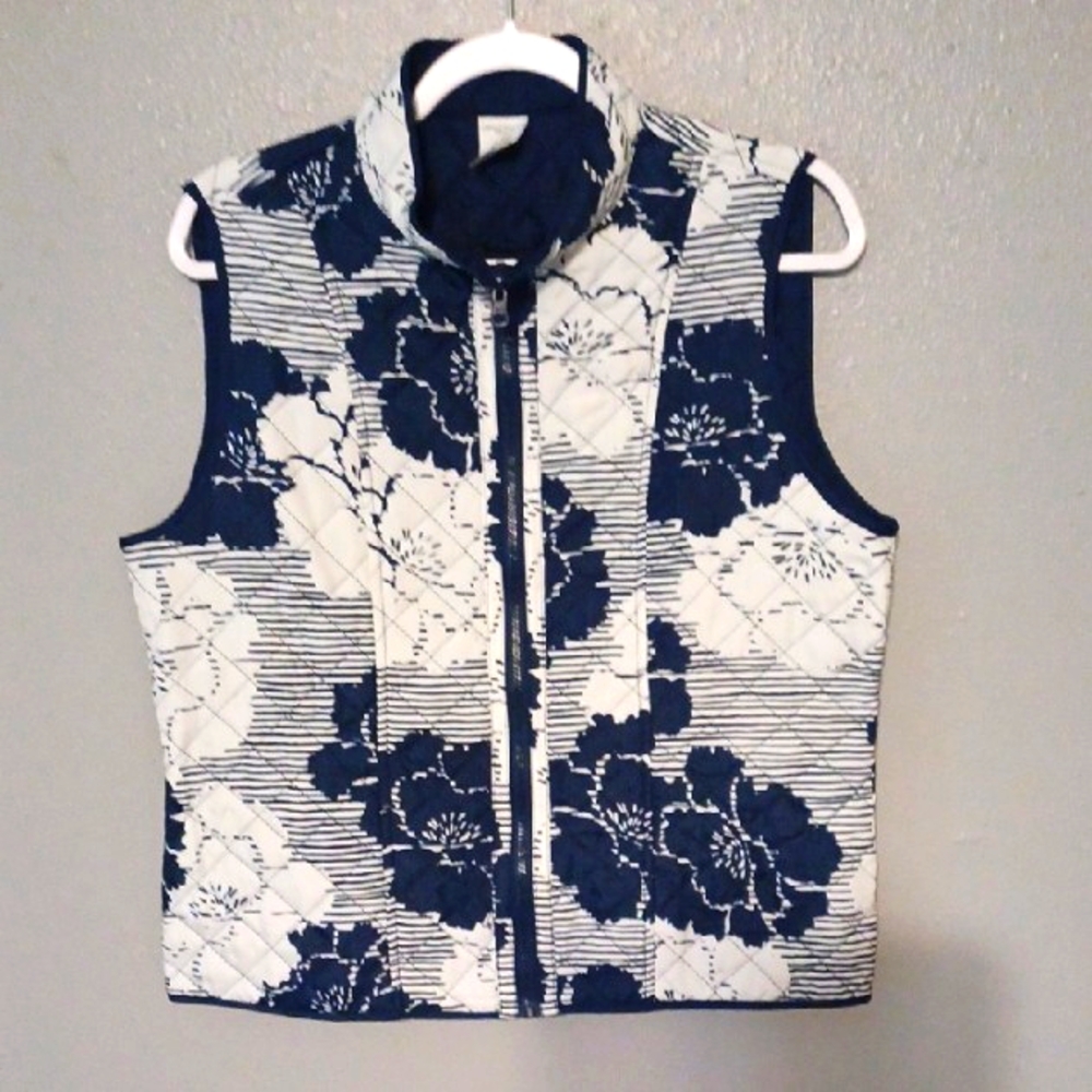 Alfred Dunner Navy and White Floral Vest